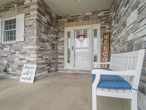3rd image of 6727 Deer Creek Ct