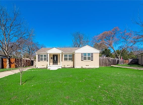 2nd image of 3755 La Joya Dr