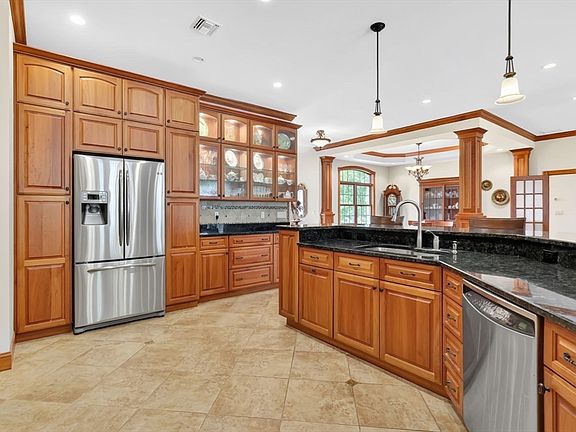 3rd image of 357 Westerly Cir