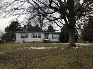 240 W River Rd N, Albion, IN 46701