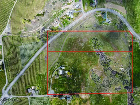 141 Harmony Ln, Yakima, WA 98908