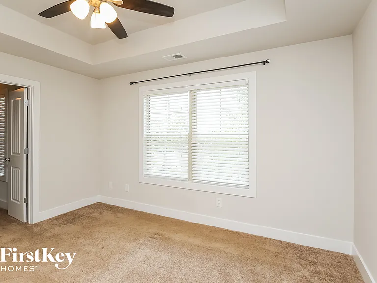 2375 Belaire Dr — Photo 14