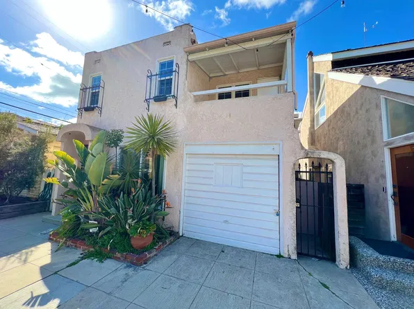 Stunning Ocean & Bay View Two-Story Home on the Long Beach Peninsula