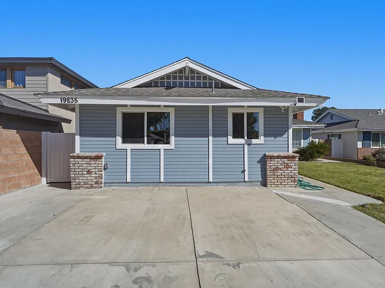 19833 Blythe St — Photo 22