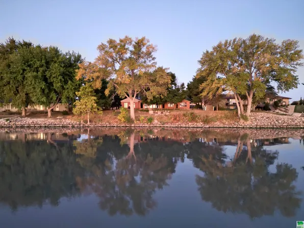 177 Stoney Point Dr, Storm Lake, IA 50588