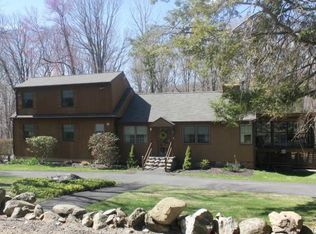 28 Rockwood Ln, Danbury, CT 06811