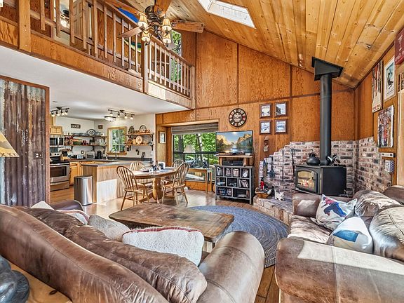 5th image of 22813 Black Oak Dr