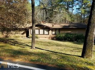 6946 Yacht Club Dr, Acworth, GA 30102