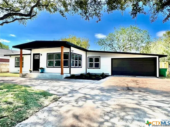 2605 N Ben Jordan St, Victoria, TX 77901