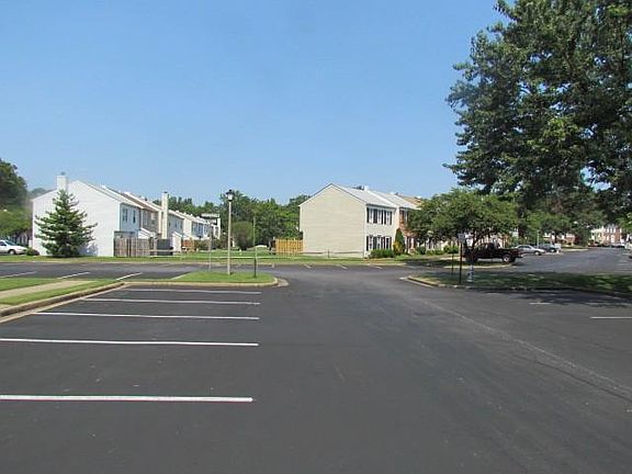 2nd image of 1571 Front Royal Dr