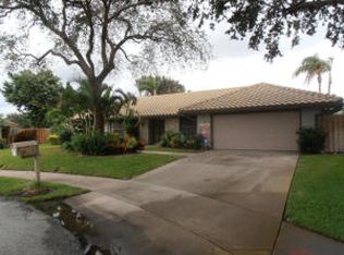 6 Oak Ridge Ln, Tequesta, FL 33469