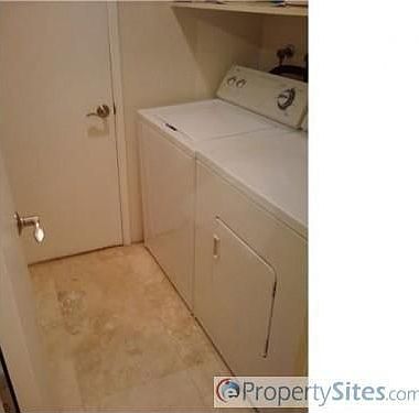 5th image of 2540 Clairemont Dr Unit 108
