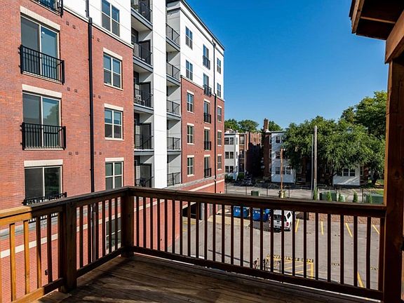 2nd image of 5535 Pershing Ave APT 31