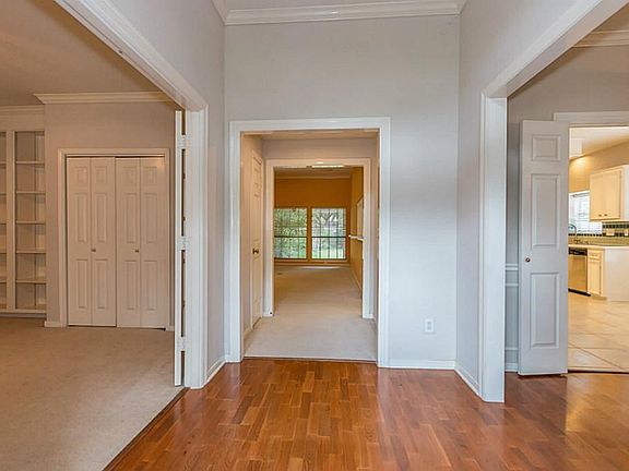 4th image of 2103 Shadow Park Dr