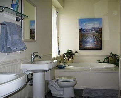 4th image of 6701 Lake Aire Ct