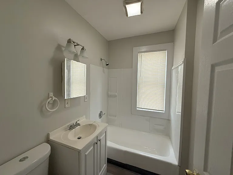 111 Smith St #A1 — Photo 16