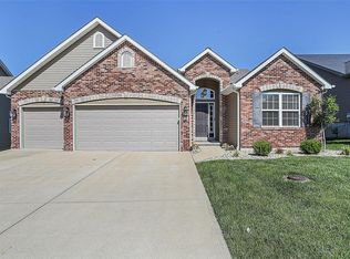 320 Amber Bluff Ln, Imperial, MO 63052