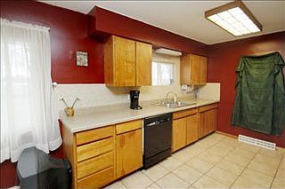5th image of 218 Kingman Ave E