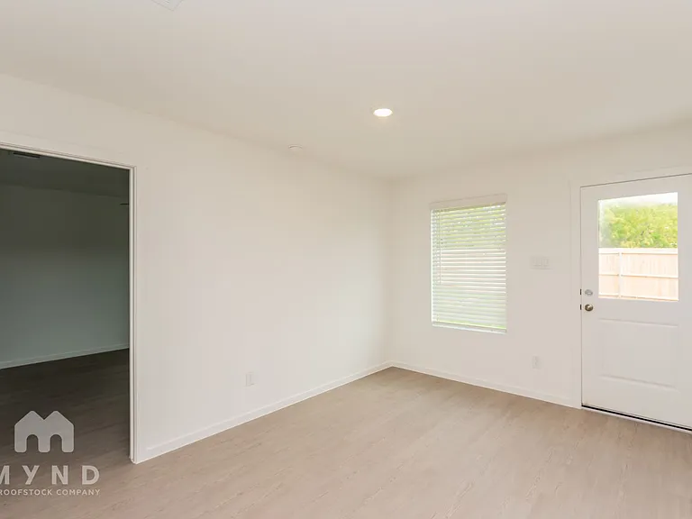 10112 Dalgreen Cir — Photo 10