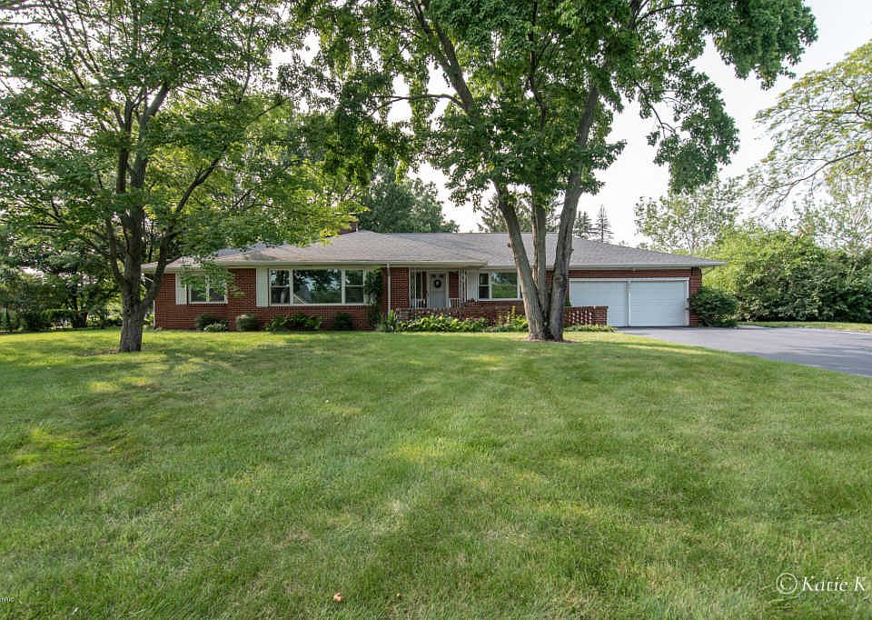 1st image of 2491 Fletcher Dr NE