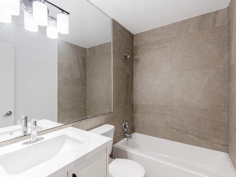 207 Davisville Ave — Photo 12