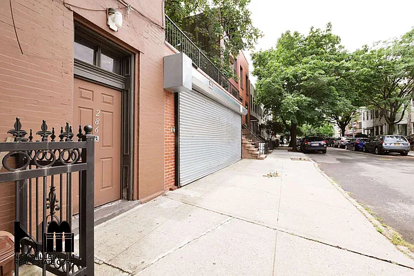 Rented by NMRE | media 32