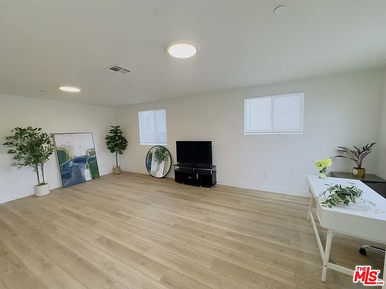 5919 Denver Ave #5919 — Photo 18