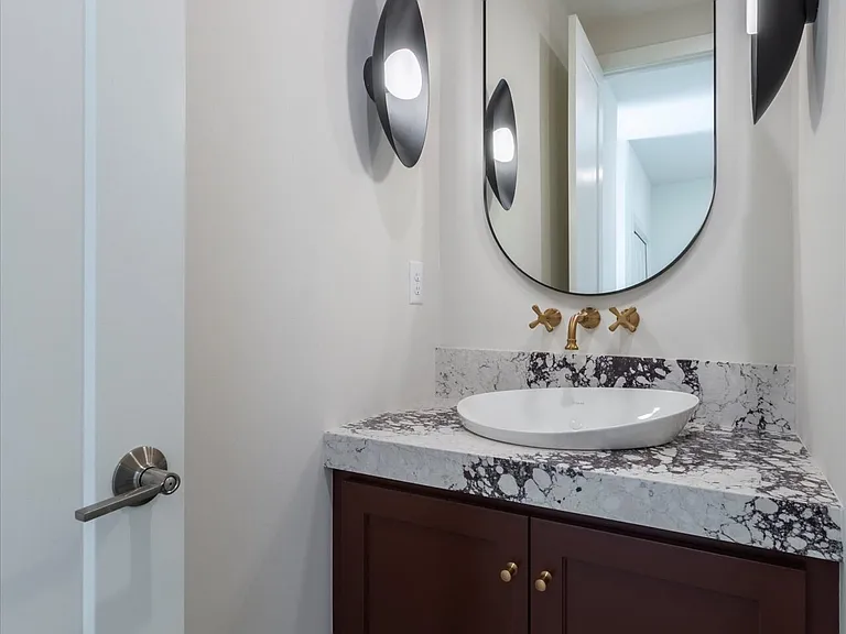 21911 Parkview Dr — Photo 28
