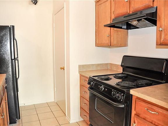 4th image of 3000 Webb Ave APT 504