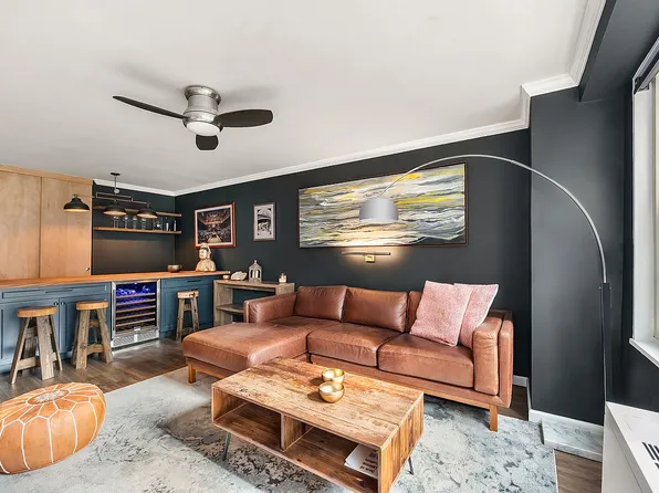 305 E 24th St APT 3S, Manhattan, NY 10010