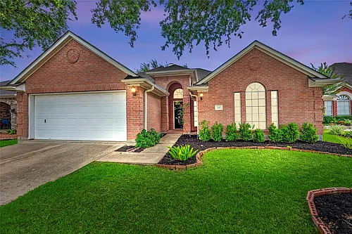 210 Leisure Dr Photo 1