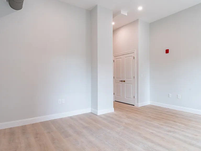 146 Main St #203 — Photo 14