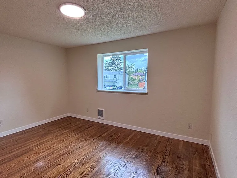3510 55th Ave NE — Photo 29