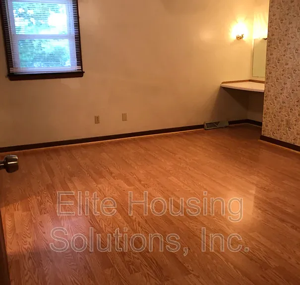 108 Buck Ave #E — Photo 8
