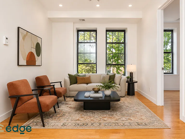 690 Prospect Pl #1R — Photo 2