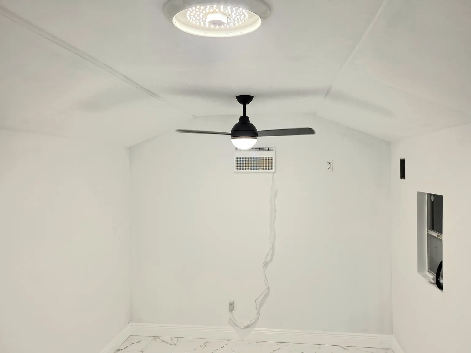 1 bed, 500 sqft, $1,500 — Photo 2