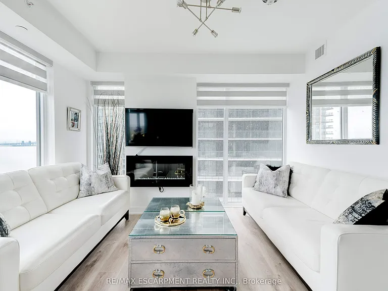 370 Martha St #1707 — Photo 11