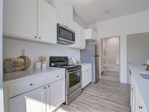 5th image of 1414 Markle Ave APT 310
