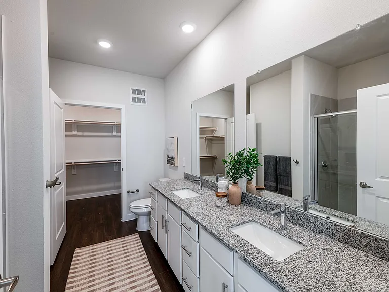 Ascend at 720 — Photo 6