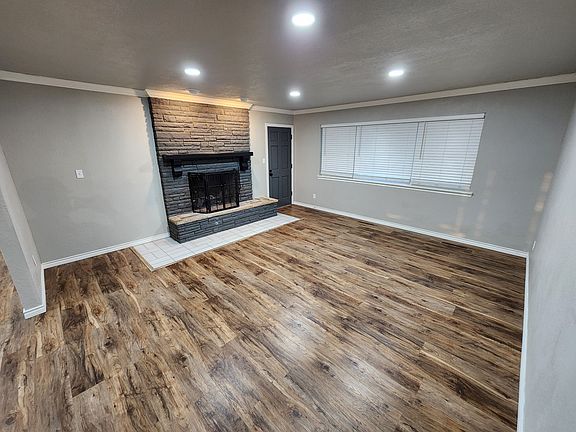 4th image of 204 S Morrison Dr