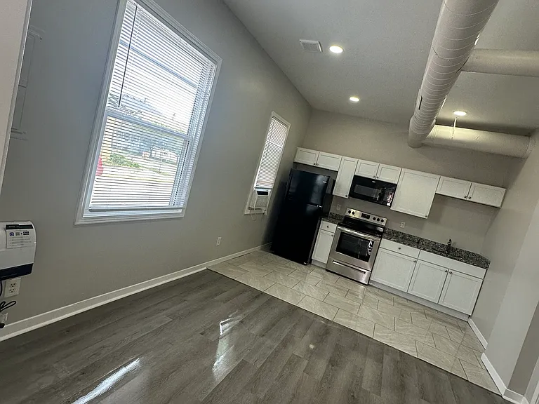 2433 Pulaski St #4 — Photo 7