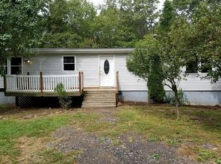 1 Old Green Rd, Sandy Hook, CT 06482