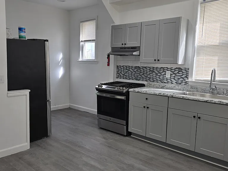 782 Bergen St #1 — Photo 10