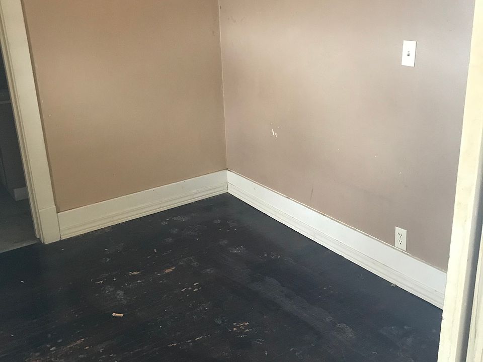 1st image of 701 E Marietta Ave