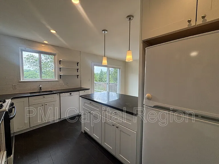 2929 Terrace Dr — Photo 9