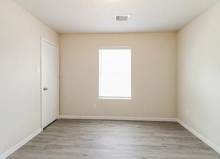 6301 Hogue St — Photo 10