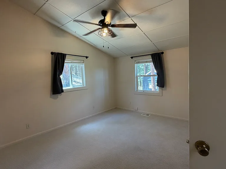 5547 Lee Dr — Photo 13