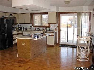4th image of 8881 Lombardi Dr