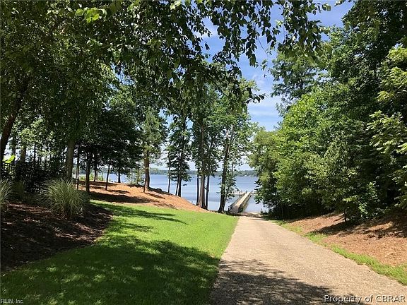 5th image of Riverwatch Dr