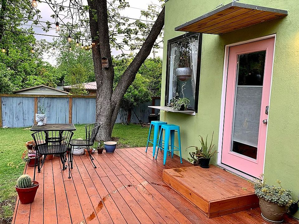 2nd image of 1207 Larkwood Dr